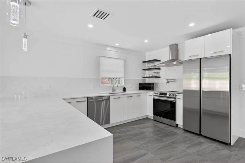3 bedroom SingleFamilyResidence at 565 110th Ave N, Naples Park, Naples — photo 3