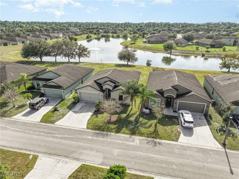 3 bedroom SingleFamilyResidence at 746 Center Lake ST, SHADOW LAKES, Lehigh Acres — photo 1