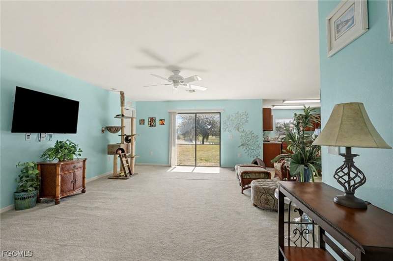 3 bedroom SingleFamilyResidence at 746 Center Lake ST, SHADOW LAKES, Lehigh Acres — photo 5