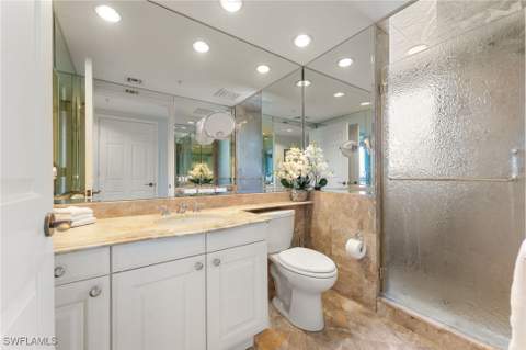 8473 Bay Colony Dr 701, Naples FL - photo 13 of 25