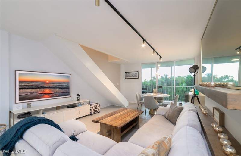 2 bedroom Condominium at 5 Bluebill Ave 305 + 405, Vanderbilt Towers, Naples — photo 4