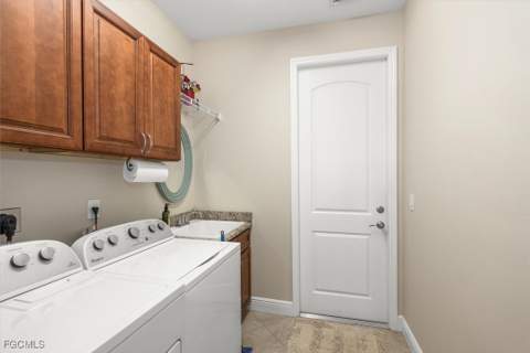 2011 NW 9th Pl, Cape Coral FL - photo 17 of 22