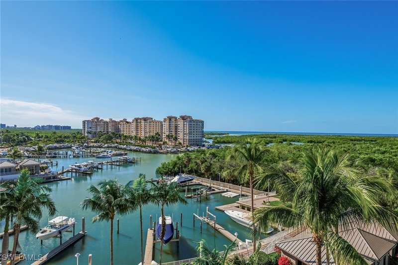 4 bedroom Condominium at 13675 Vanderbilt Dr 707, Aqua, Naples — photo 1
