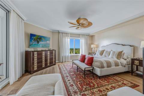 13675 Vanderbilt Dr 707, Naples FL - photo 10 of 29