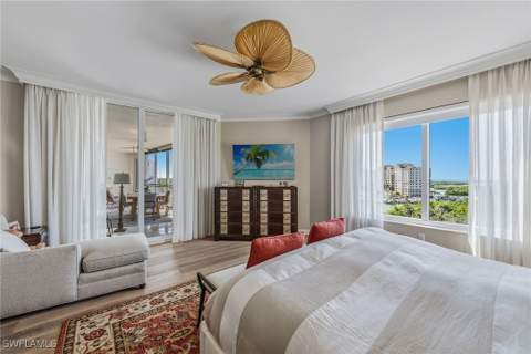 13675 Vanderbilt Dr 707, Naples FL - photo 11 of 29