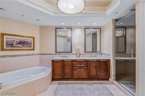 13675 Vanderbilt Dr 707, Naples FL - photo 12 of 29