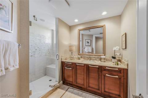 13675 Vanderbilt Dr 707, Naples FL - photo 16 of 29