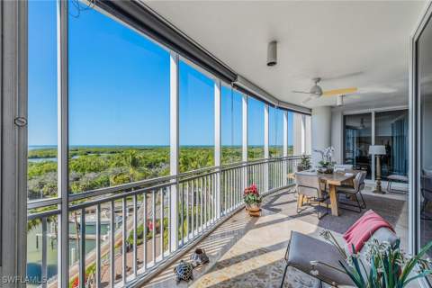 13675 Vanderbilt Dr 707, Naples FL - photo 21 of 29