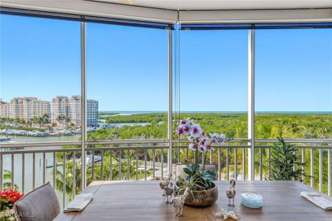 13675 Vanderbilt Dr 707, Naples FL - photo 22 of 29