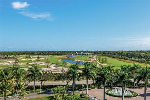 13675 Vanderbilt Dr 707, Naples FL - photo 23 of 29