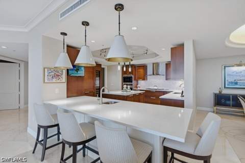 13675 Vanderbilt Dr 707, Naples FL - photo 8 of 29