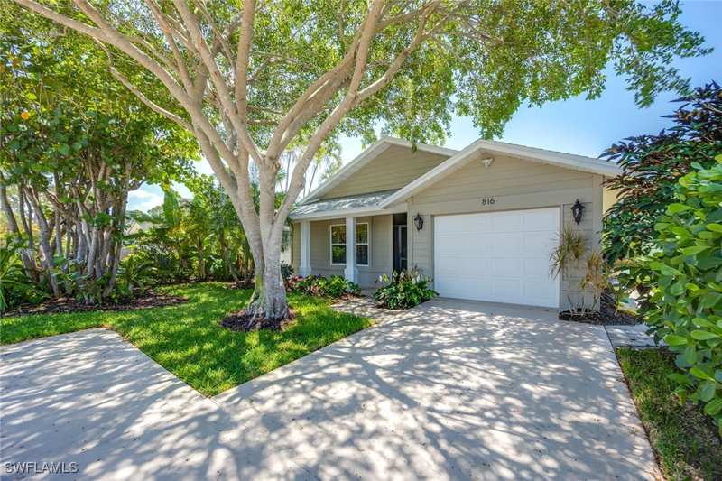 3 bedroom SingleFamilyResidence at 816 102nd Ave N, Naples Park, Naples — photo 1