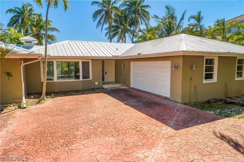 3 bedroom SingleFamilyResidence at 2195 Sheepshead Dr, Royal Harbor, Naples — photo 2