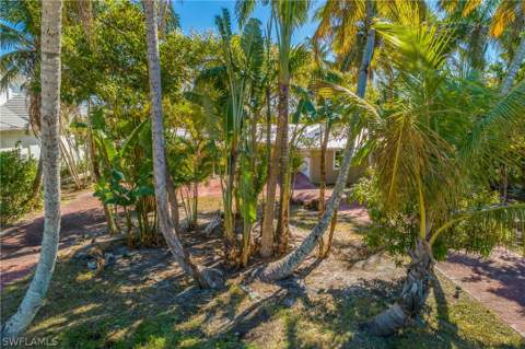 2195 Sheepshead Dr, Naples FL - photo 6 of 14