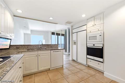8665 Bay Colony Dr Ph 2003, Naples FL - photo 16 of 44