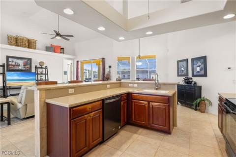 2905 NW 22nd Pl, Cape Coral FL - photo 16 of 45