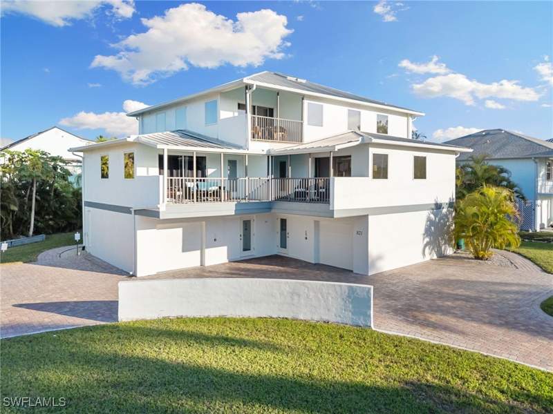 5 bedroom Duplex at 821 Palm St, Marco Island, Marco Island — photo 2
