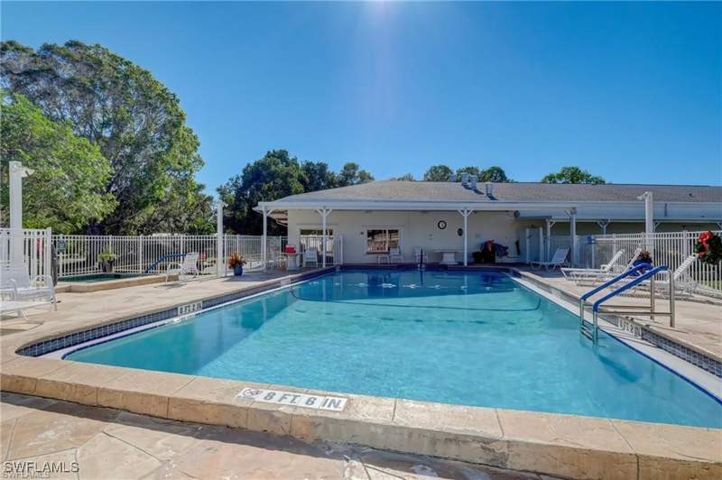 2 bedroom ManufacturedHome at 193 Carissa Ln 89, Holiday Manor, Naples — photo 2