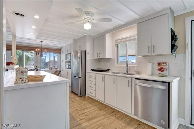 2 bedroom ManufacturedHome at 193 Carissa Ln 89, Holiday Manor, Naples — photo 5