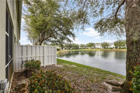 1320 Mariposa Cir 104, Naples FL - photo 14 of 39