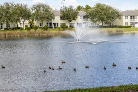 1320 Mariposa Cir 104, Naples FL - photo 15 of 39