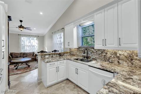 1345 Mariposa Cir 5204, Naples FL - photo 18 of 47