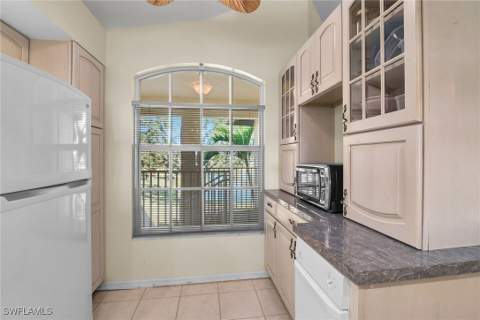 290 Newport Dr 107, Naples FL - photo 9 of 48