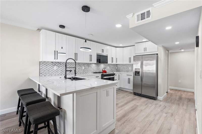 2 bedroom Condominium at 1517 Chesapeake Ave B3, Chesapeake Landings, Naples — photo 4