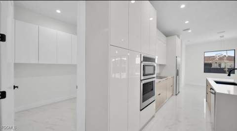 518 NW 1st Ln, Cape Coral FL - photo 9 of 27