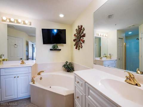 451 Bayfront Pl 5311, Naples FL - photo 10 of 22