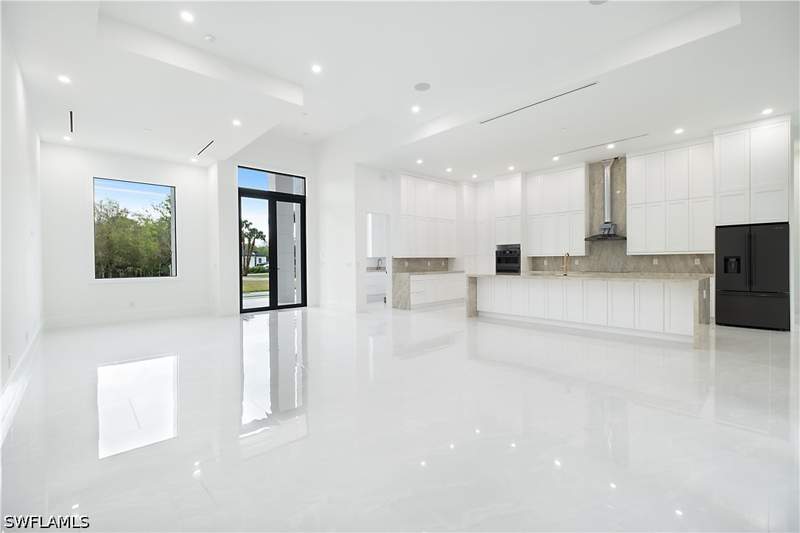 3 bedroom SingleFamilyResidence at 2319 54th Ave NE, Golden Gate Estates, Naples — photo 4