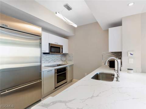 3000 Oasis Grand Blvd 1206, Fort Myers FL - photo 12 of 49