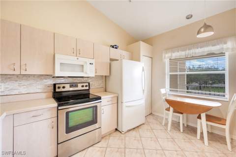 6625 Huntington Lakes Cir 203, Naples FL - photo 11 of 21