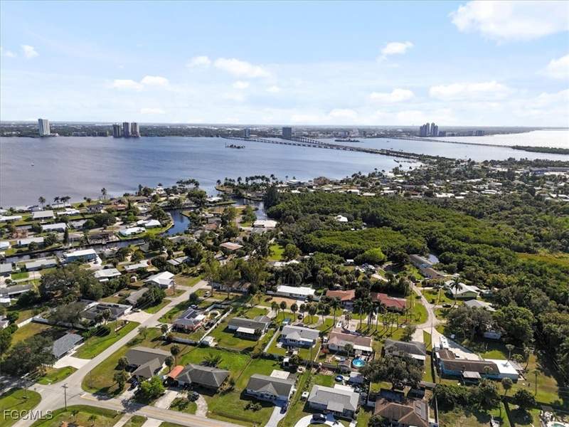 3 bedroom SingleFamilyResidence at 158 Dow Ln, North Fort Myers, North Fort Myers — photo 3