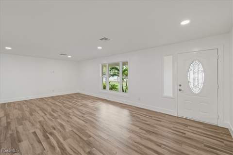 158 Dow Ln, North Fort Myers FL - photo 7 of 46