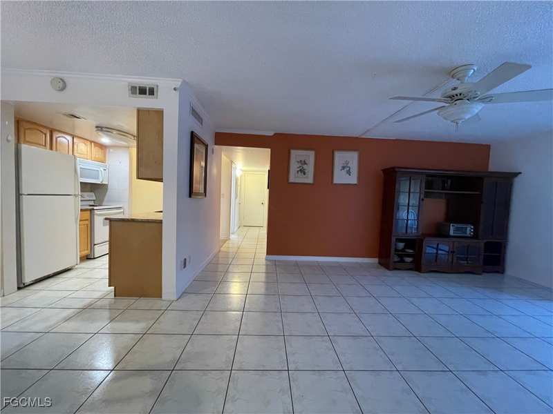 2 bedroom Condominium at 2366 E Mall Dr 304, Towers Condo, Fort Myers — photo 1