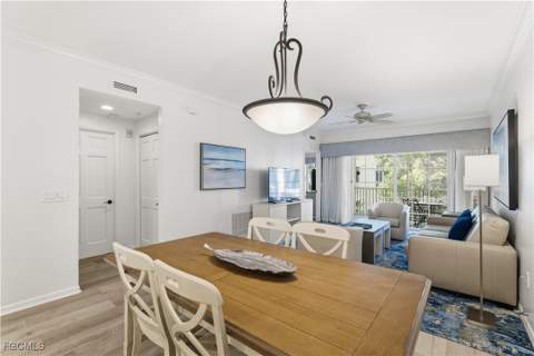 221 9th St S 217, Naples FL - photo 12 of 42