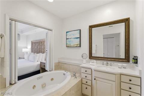 221 9th St S 403, Naples FL - photo 13 of 32