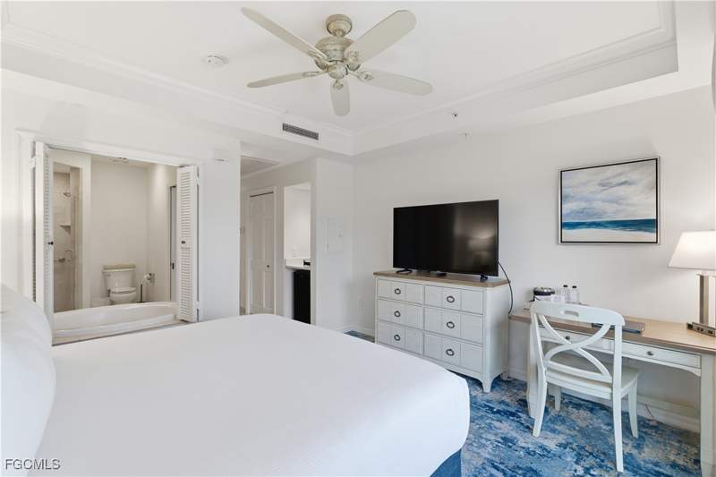 1 bedroom Condominium at 221 9th St S 403, Bellasera Resort, Naples — photo 4
