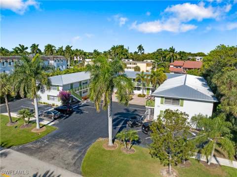 975 9th Ave S 1, Naples FL - photo 10 of 35