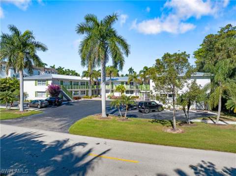 975 9th Ave S 1, Naples FL - photo 11 of 35
