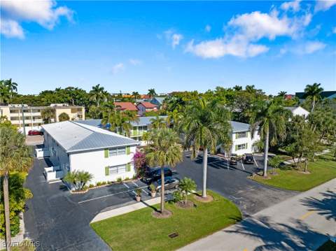 975 9th Ave S 1, Naples FL - photo 12 of 35