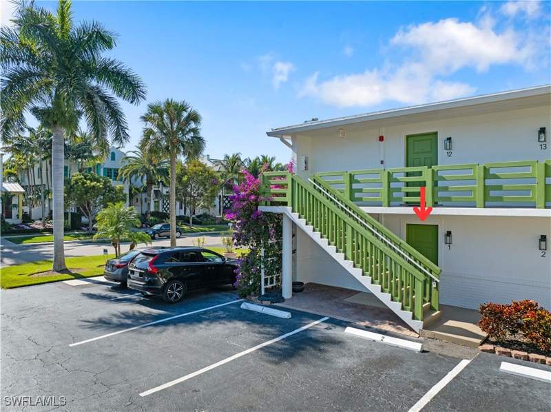 1 bedroom Condominium at 975 9th Ave S 1, Bayview, Naples — photo 2