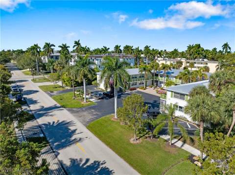 975 9th Ave S 1, Naples FL - photo 9 of 35