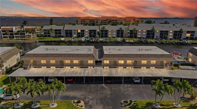 2 bedroom Condominium at 4229 SE 19th Pl 2B, Commodore Condo, Cape Coral — photo 2