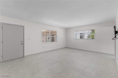 780 10th Ave S 4, Naples FL - photo 10 of 32