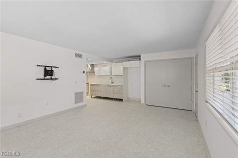 780 10th Ave S 4, Naples FL - photo 12 of 32