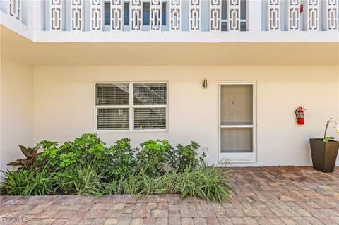 780 10th Ave S 4, Naples FL - photo 24 of 32