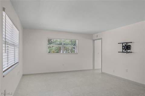 780 10th Ave S 4, Naples FL - photo 7 of 32