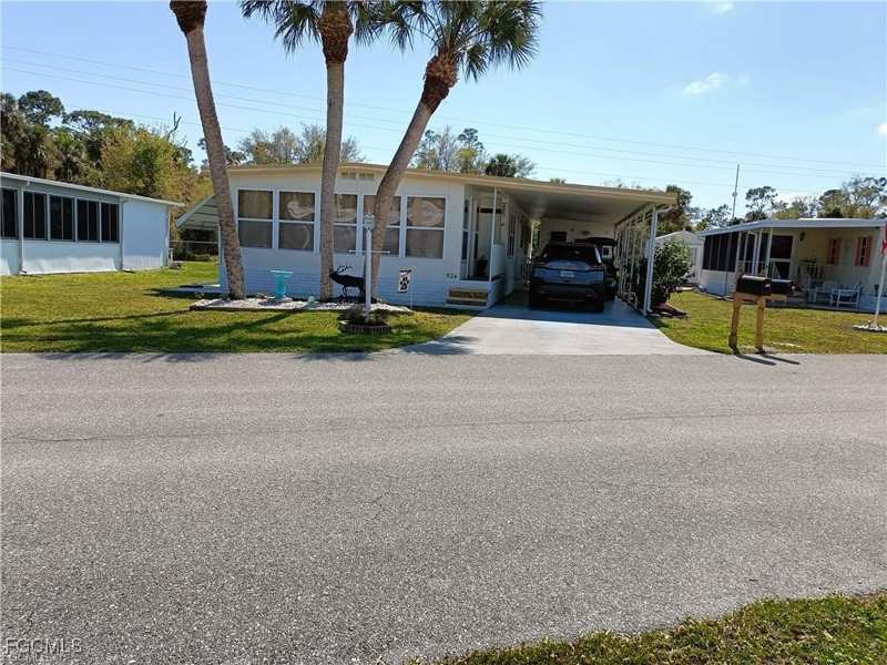 3 bedroom ManufacturedHome at 524 Timber Ln S, Forest Park Mobile Home, North Fort Myers — photo 1